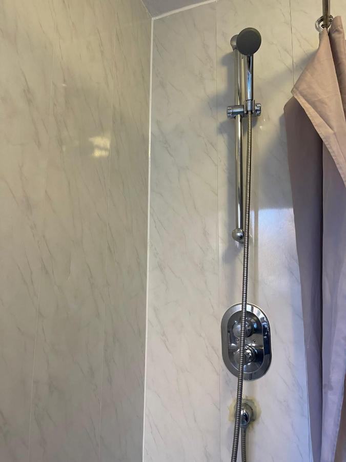 Beautiful Private Rooms In London Central Willesden Green المظهر الخارجي الصورة