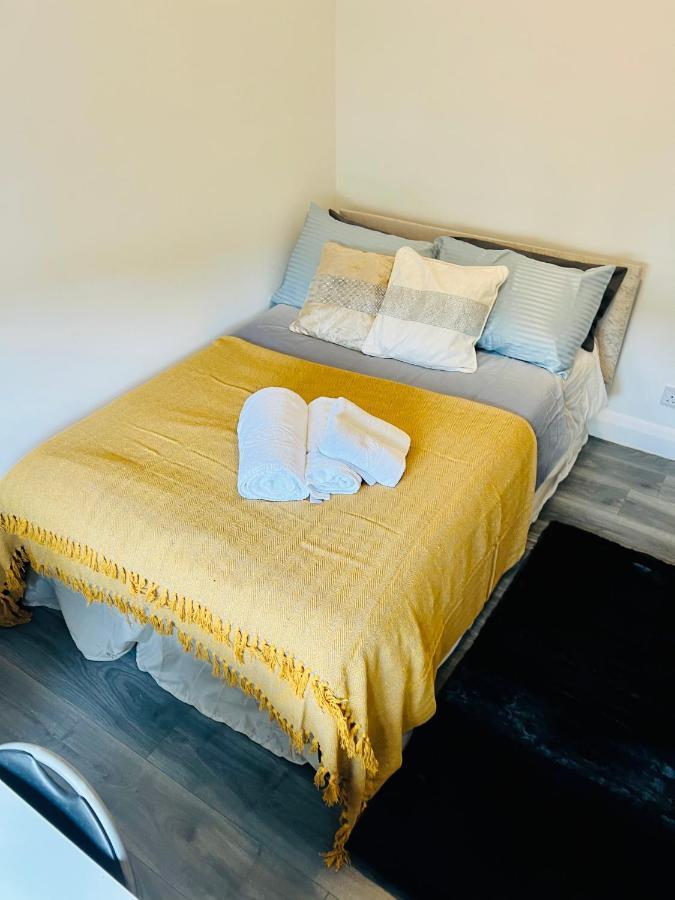 Beautiful Private Rooms In London Central Willesden Green المظهر الخارجي الصورة
