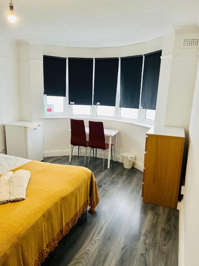 Beautiful Private Rooms In London Central Willesden Green المظهر الخارجي الصورة
